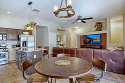 Chandler Home, Heated Pool, Putting Green, Firepit