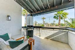 Old Town Scottsdale Condo-Walk to Dining, Pool