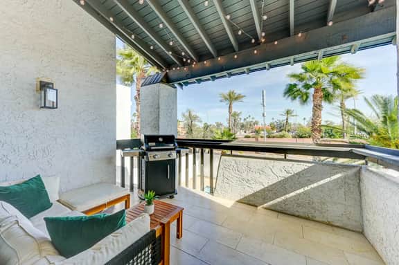 Old Town Scottsdale Condo-Walk to Dining, Pool